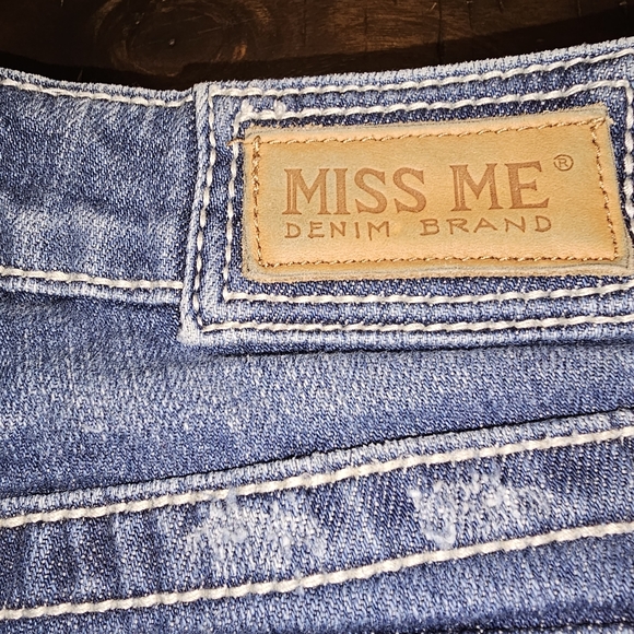 Size 27 Vintage Miss Me Jeans - Picture 2 of 3